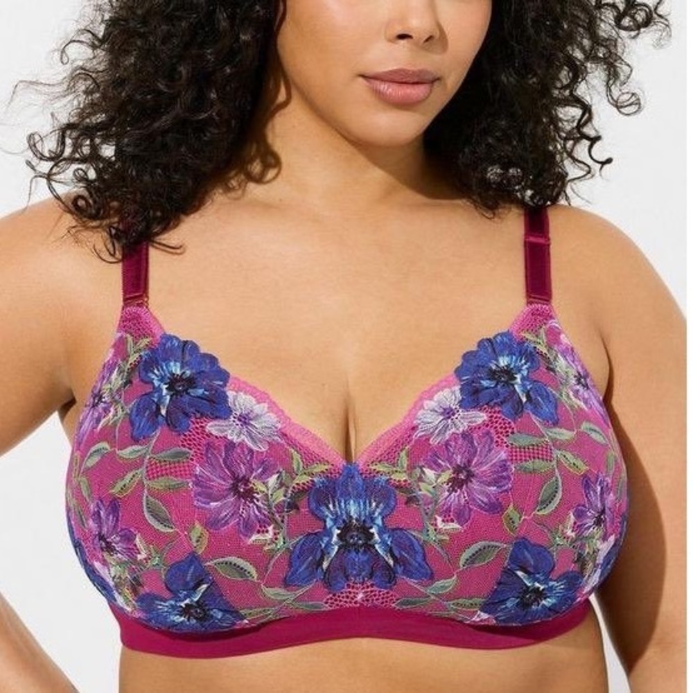 Torrid Dream Wire Free Lightly Lined Bra 40DD Purple Floral Embroidered 19651399